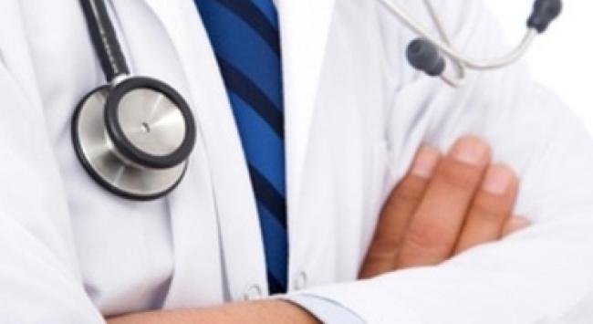 جراح عراقي يترك عملية ابنته لينقذ امرأة تعرضت لانفجار مفاجئ بالأوعية الدموية